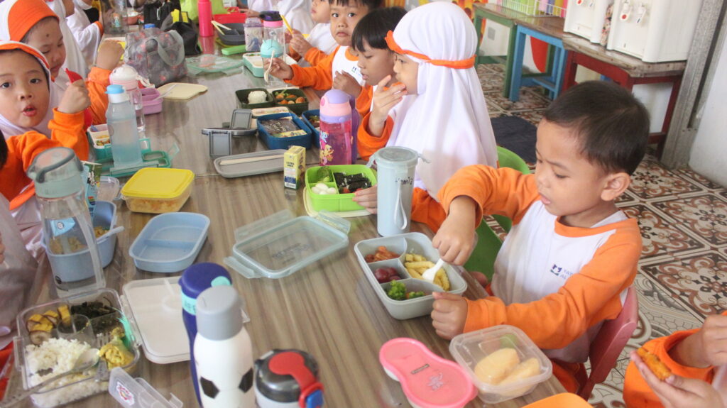 Sekolah Sehat di PG-TK Al Muslim