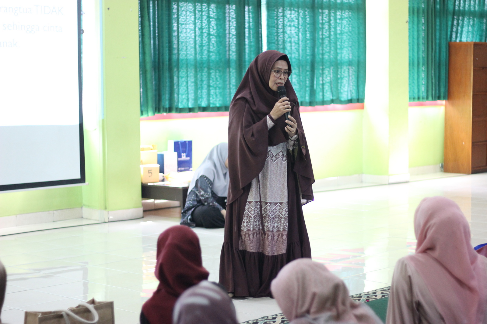 Motivation Building dan Parenting SMP Al Muslim